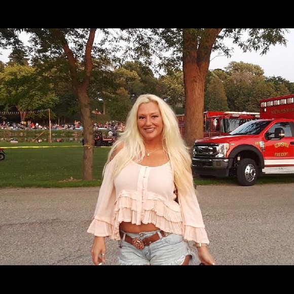 Meet your Posher, Posh - Picture 1 of 3